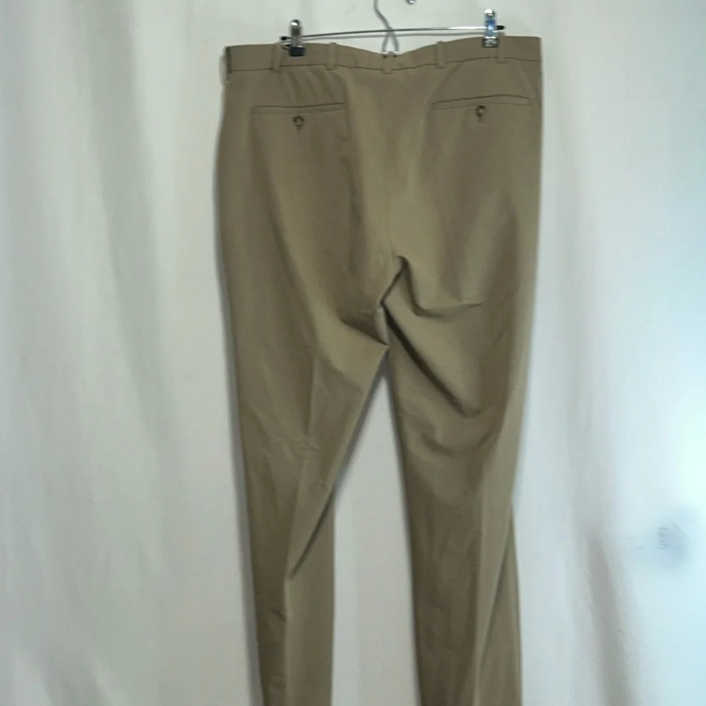 Izod Tan Chinos‎ Classic Fit Lightweight